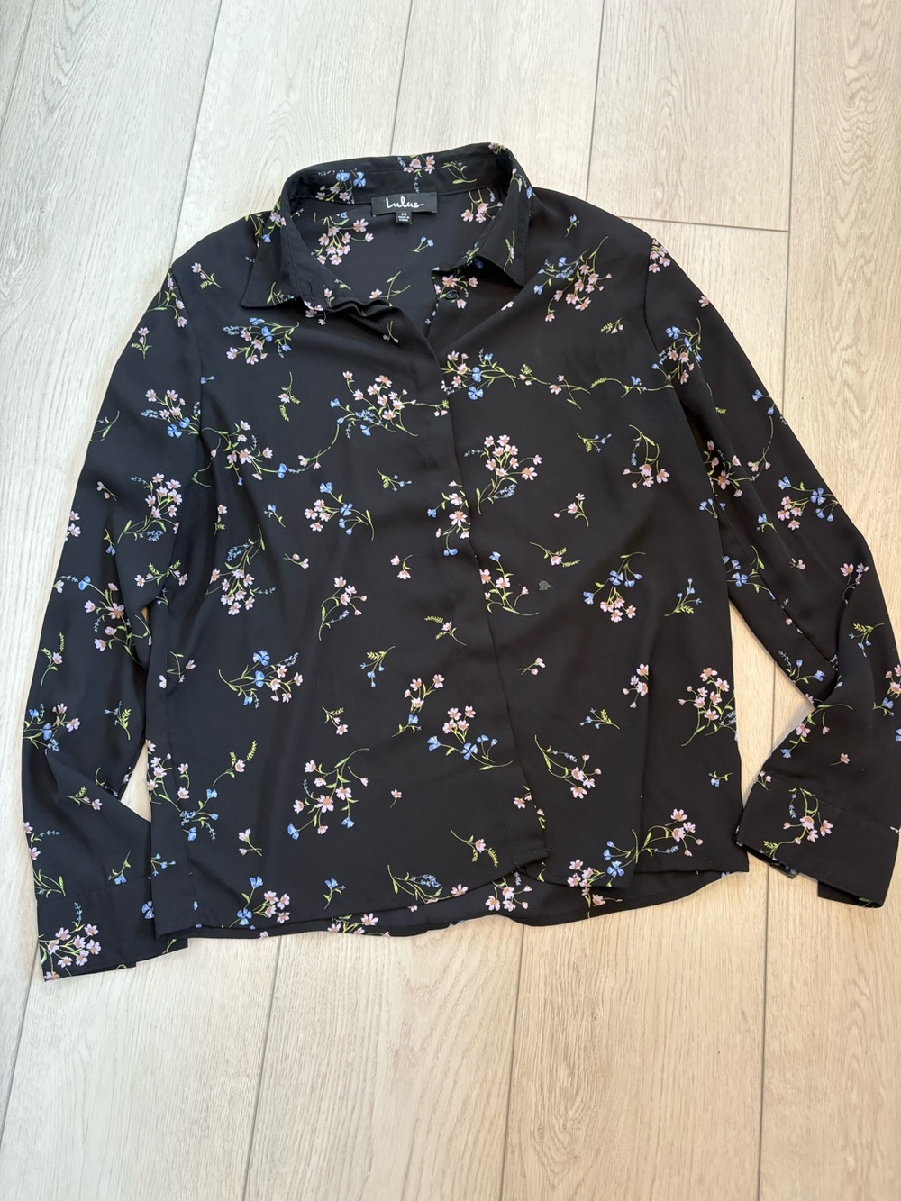 Lulus Black Ditsy Floral Long Sleeve Button Down Blouse Size Medium